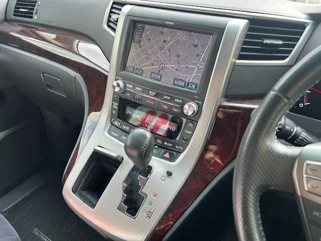 トヨタ アルファード 240S 東京都 2013(平25)年 10.8万km ホワイトパールクリスタルシャイン ワンオーナー/純正HDDナビ【AM/FM/BT/CD/DVD】/両側パワースライドドア/純正フリップダウンモニター/サンルーフ/横滑り防止装置/純正ETC/純正AW18インチ/純正フロアマット/USB入力端子/オートライト/保証書/取扱説明書/スペアキー×1