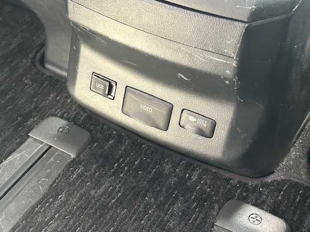 トヨタ アルファード 240S 東京都 2013(平25)年 10.8万km ホワイトパールクリスタルシャイン ワンオーナー/純正HDDナビ【AM/FM/BT/CD/DVD】/両側パワースライドドア/純正フリップダウンモニター/サンルーフ/横滑り防止装置/純正ETC/純正AW18インチ/純正フロアマット/USB入力端子/オートライト/保証書/取扱説明書/スペアキー×1