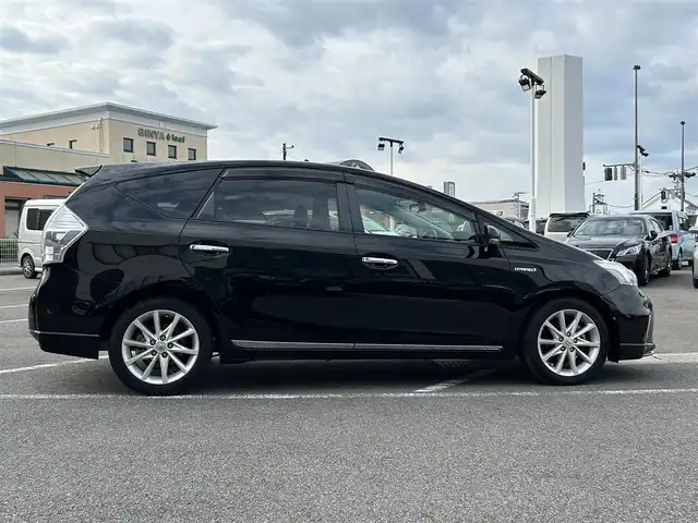 トヨタ プリウス α G ツーリングセレ スカイライトP 長崎県 2011(平23)年 4.8万km ブラック 〇パノラマルーフ/〇純正ナビ/〇フルセグTV/〇バックモニター/〇ビルトインETC/〇ドライブレコーダー/〇クルーズコントロール/〇SRSエアバッグ/〇LEDヘッドランプ/〇オートライト/〇革巻きステアリングホイール/〇ステアリングスイッチ/〇レザー調シートカバー付/〇シートバックポケット/シートリフター/〇純正17インチアルミホイール/〇モデリスタフロントスポイラー/〇スマートエントリー/スタートシステム/〇スペアキー/〇禁煙車