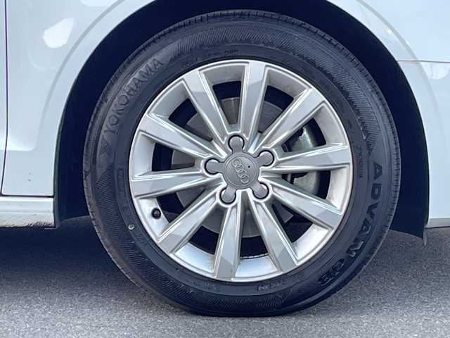 アウディ Ａ３ セダン 1．4 TFSI 長野県 2017(平29)年 6.7万km 白 禁煙車/純正ナビ（CD/DVD/フルセグTV/Bluetooth）/バックカメラ/ETC/アダプティブクルーズコントロール/革巻きステアリング/ステアリングスイッチ/パドルシフト/ドライブレコーダー/LEDヘッドライト/オートライト/スマートキー/Pスタート/電動格納ミラー/純正16インチAW/純正フロアマット/純正AWスタッドレス積み込み
