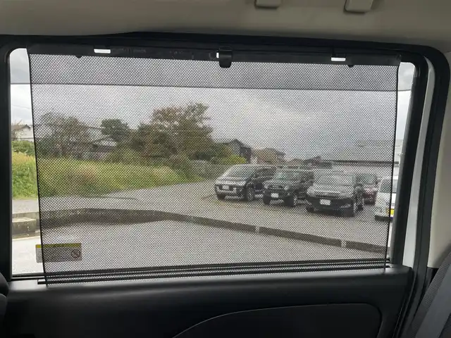 日産 セレナ X Vセレクション 富山県 2018(平30)年 8.9万km ブリリアントホワイトパール 2トーン ワンオーナー/純正9型ナビ/フルセグTV/両側パワースライドドア/アラウンドビューモニター/ビルトインETC/ドライブレコーダー/後席用フリップダウンモニター/インテリジェントクルーズコントロール/セーフティバックB/・プロパイロット/・車線逸脱防止支援システム/・SRSエアバック(サイド/カーテン)/・スマートルームミラー/・踏み間違い衝突防止アシスト/・インテリジェントパーキングアシスト/・進入禁止標識検知/・フロント/バックソナー/純正オプLEDヘッドランプ/デュアルオートエアコン/社外15インチアルミホイール/スマートキー/プッシュエンジンスターター/禁煙車