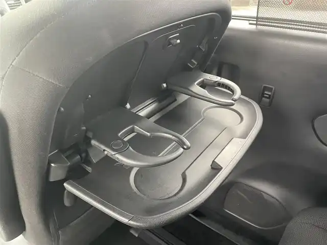 日産 セレナ X Vセレクション 富山県 2018(平30)年 8.9万km ブリリアントホワイトパール 2トーン ワンオーナー/純正9型ナビ/フルセグTV/両側パワースライドドア/アラウンドビューモニター/ビルトインETC/ドライブレコーダー/後席用フリップダウンモニター/インテリジェントクルーズコントロール/セーフティバックB/・プロパイロット/・車線逸脱防止支援システム/・SRSエアバック(サイド/カーテン)/・スマートルームミラー/・踏み間違い衝突防止アシスト/・インテリジェントパーキングアシスト/・進入禁止標識検知/・フロント/バックソナー/純正オプLEDヘッドランプ/デュアルオートエアコン/社外15インチアルミホイール/スマートキー/プッシュエンジンスターター/禁煙車