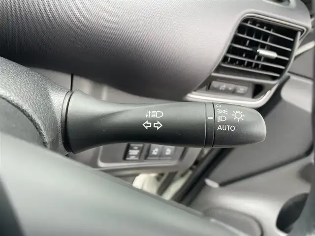 日産 セレナ X Vセレクション 富山県 2018(平30)年 8.9万km ブリリアントホワイトパール 2トーン ワンオーナー/純正9型ナビ/フルセグTV/両側パワースライドドア/アラウンドビューモニター/ビルトインETC/ドライブレコーダー/後席用フリップダウンモニター/インテリジェントクルーズコントロール/セーフティバックB/・プロパイロット/・車線逸脱防止支援システム/・SRSエアバック(サイド/カーテン)/・スマートルームミラー/・踏み間違い衝突防止アシスト/・インテリジェントパーキングアシスト/・進入禁止標識検知/・フロント/バックソナー/純正オプLEDヘッドランプ/デュアルオートエアコン/社外15インチアルミホイール/スマートキー/プッシュエンジンスターター/禁煙車