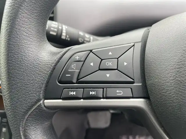 日産 セレナ X Vセレクション 富山県 2018(平30)年 8.9万km ブリリアントホワイトパール 2トーン ワンオーナー/純正9型ナビ/フルセグTV/両側パワースライドドア/アラウンドビューモニター/ビルトインETC/ドライブレコーダー/後席用フリップダウンモニター/インテリジェントクルーズコントロール/セーフティバックB/・プロパイロット/・車線逸脱防止支援システム/・SRSエアバック(サイド/カーテン)/・スマートルームミラー/・踏み間違い衝突防止アシスト/・インテリジェントパーキングアシスト/・進入禁止標識検知/・フロント/バックソナー/純正オプLEDヘッドランプ/デュアルオートエアコン/社外15インチアルミホイール/スマートキー/プッシュエンジンスターター/禁煙車