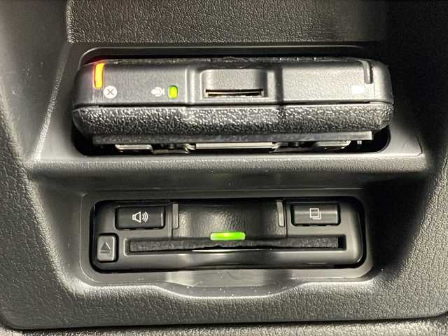 マツダ ＭＸ－３０ インダストリアルクラシック 茨城県 2023(令5)年 1.9万km ベージュ 純正ナビ/フルセグTV/全方位カメラ/追従クルーズコントロール/ETC/パワーシート/ハーフレザーシート/純正ナビ18インチアルミホイール/コーナーセンサー/衝突軽減ブレーキ/LEDヘッドライト