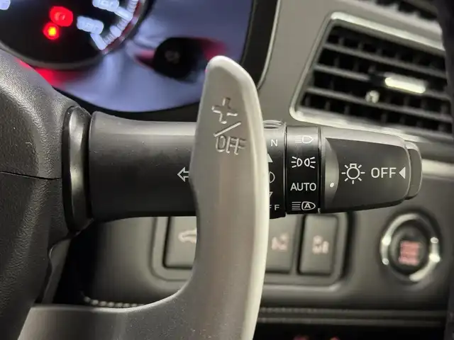 三菱 デリカＤ：５ シャモニー 三重県 2025(令7)年 0.1千km 黒Ⅱ 登録済未使用車/2.2L ディーゼルターボ/パートタイム4WD/MTモード付インパネ8AT/マルチアラウンドモニター/両側オートスライドドア/e-Assist/・衝突被害軽減ブレーキシステム［FCM］/・車線逸脱警報システム［LDW］/・レーダークルーズコントロールシステム［ACC］/・オートマチックハイビーム［AHB］/・誤発進抑制機能（前進時）/・後側方車両検知警報システム（レーンチェンジアシスト機能付）［BSW/LCA］/・後退時交差車両検知警報システム［RCTA］/など/装備/・ハーフレザーシート/・シートヒーター（D/N）/・パワーシート（D6way）/・エレクトリックテールゲート（電動バックドア）/・左右独立オートエアコン/・AC100V電源コンセント（100W）/・オートライト/・LED ヘッドランプ＋フロントフォグランプ/・パドルシフト/・オートワイパー/・自動防眩ルームミラー（カメラモニター内蔵）/・シャモニー専用 純正18inAW（ブラック塗装）/・プッシュスタート/・CHAMONIX専用OPボディカラー『ブラックダイヤモンド／ブラックマイカ［X47X42］［X3X］』/・保/取/・スマートキーx2/など