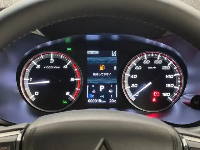 三菱 デリカＤ：５ シャモニー 三重県 2025(令7)年 0.1千km 黒Ⅱ 登録済未使用車/2.2L ディーゼルターボ/パートタイム4WD/MTモード付インパネ8AT/マルチアラウンドモニター/両側オートスライドドア/e-Assist/・衝突被害軽減ブレーキシステム［FCM］/・車線逸脱警報システム［LDW］/・レーダークルーズコントロールシステム［ACC］/・オートマチックハイビーム［AHB］/・誤発進抑制機能（前進時）/・後側方車両検知警報システム（レーンチェンジアシスト機能付）［BSW/LCA］/・後退時交差車両検知警報システム［RCTA］/など/装備/・ハーフレザーシート/・シートヒーター（D/N）/・パワーシート（D6way）/・エレクトリックテールゲート（電動バックドア）/・左右独立オートエアコン/・AC100V電源コンセント（100W）/・オートライト/・LED ヘッドランプ＋フロントフォグランプ/・パドルシフト/・オートワイパー/・自動防眩ルームミラー（カメラモニター内蔵）/・シャモニー専用 純正18inAW（ブラック塗装）/・プッシュスタート/・CHAMONIX専用OPボディカラー『ブラックダイヤモンド／ブラックマイカ［X47X42］［X3X］』/・保/取/・スマートキーx2/など