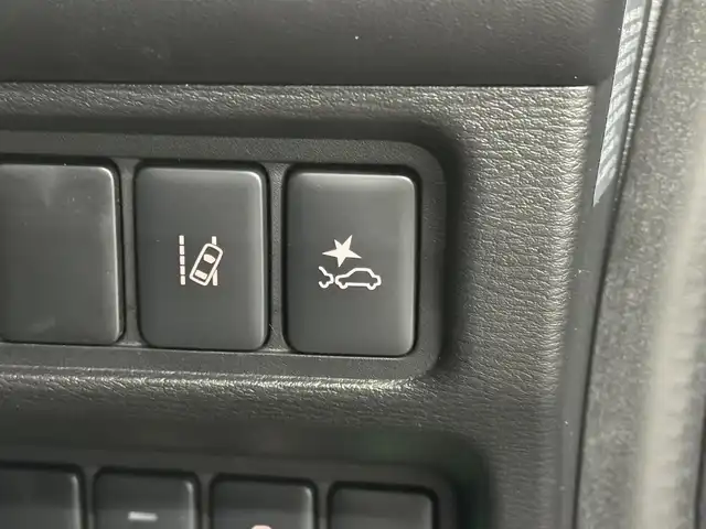 三菱 デリカＤ：５ シャモニー 三重県 2025(令7)年 0.1千km 黒Ⅱ 登録済未使用車/2.2L ディーゼルターボ/パートタイム4WD/MTモード付インパネ8AT/マルチアラウンドモニター/両側オートスライドドア/e-Assist/・衝突被害軽減ブレーキシステム［FCM］/・車線逸脱警報システム［LDW］/・レーダークルーズコントロールシステム［ACC］/・オートマチックハイビーム［AHB］/・誤発進抑制機能（前進時）/・後側方車両検知警報システム（レーンチェンジアシスト機能付）［BSW/LCA］/・後退時交差車両検知警報システム［RCTA］/など/装備/・ハーフレザーシート/・シートヒーター（D/N）/・パワーシート（D6way）/・エレクトリックテールゲート（電動バックドア）/・左右独立オートエアコン/・AC100V電源コンセント（100W）/・オートライト/・LED ヘッドランプ＋フロントフォグランプ/・パドルシフト/・オートワイパー/・自動防眩ルームミラー（カメラモニター内蔵）/・シャモニー専用 純正18inAW（ブラック塗装）/・プッシュスタート/・CHAMONIX専用OPボディカラー『ブラックダイヤモンド／ブラックマイカ［X47X42］［X3X］』/・保/取/・スマートキーx2/など