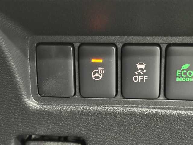 三菱 デリカＤ：５ シャモニー 三重県 2025(令7)年 0.1千km 黒Ⅱ 登録済未使用車/2.2L ディーゼルターボ/パートタイム4WD/MTモード付インパネ8AT/マルチアラウンドモニター/両側オートスライドドア/e-Assist/・衝突被害軽減ブレーキシステム［FCM］/・車線逸脱警報システム［LDW］/・レーダークルーズコントロールシステム［ACC］/・オートマチックハイビーム［AHB］/・誤発進抑制機能（前進時）/・後側方車両検知警報システム（レーンチェンジアシスト機能付）［BSW/LCA］/・後退時交差車両検知警報システム［RCTA］/など/装備/・ハーフレザーシート/・シートヒーター（D/N）/・パワーシート（D6way）/・エレクトリックテールゲート（電動バックドア）/・左右独立オートエアコン/・AC100V電源コンセント（100W）/・オートライト/・LED ヘッドランプ＋フロントフォグランプ/・パドルシフト/・オートワイパー/・自動防眩ルームミラー（カメラモニター内蔵）/・シャモニー専用 純正18inAW（ブラック塗装）/・プッシュスタート/・CHAMONIX専用OPボディカラー『ブラックダイヤモンド／ブラックマイカ［X47X42］［X3X］』/・保/取/・スマートキーx2/など