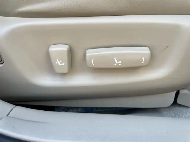 トヨタ マークⅡ グランデ G 静岡県 2001(平13)年 6.6万km ダークグレーマイカM 純正DVDメーカーナビ/純正16インチアルミホイール/レザーシート/前席パワーシート/ウッドコンビハンドル/HIDヘッドライト/キーレス/新車時保証書/取扱説明書