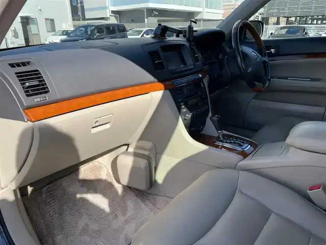 トヨタ マークⅡ グランデ G 静岡県 2001(平13)年 6.6万km ダークグレーマイカM 純正DVDメーカーナビ/純正16インチアルミホイール/レザーシート/前席パワーシート/ウッドコンビハンドル/HIDヘッドライト/キーレス/新車時保証書/取扱説明書