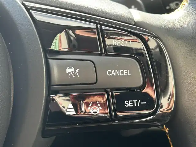 ホンダ フィット e:HEV RS 和歌山県 2023(令5)年 1.1万km メテオロイドグレーメタリック 純正ディスプレイオーディオ/バックカメラ/衝突軽減ブレーキ/横滑り防止機能/レーンキープアシスト/コーナーセンサー/レーダークルコン/ドライブレコーダー/ビルトインETC/電動パーキング/オートホールド/LEDヘッドライト/オートライト/ハーフレザーシート/プッシュスタート/スマートキー/純正AW