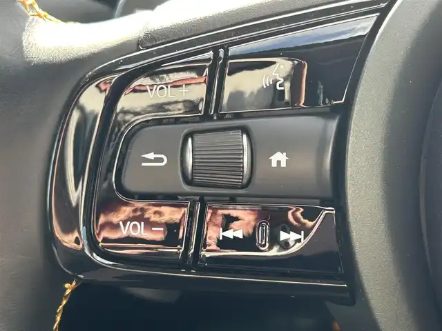 ホンダ フィット e:HEV RS 和歌山県 2023(令5)年 1.1万km メテオロイドグレーメタリック 純正ディスプレイオーディオ/バックカメラ/衝突軽減ブレーキ/横滑り防止機能/レーンキープアシスト/コーナーセンサー/レーダークルコン/ドライブレコーダー/ビルトインETC/電動パーキング/オートホールド/LEDヘッドライト/オートライト/ハーフレザーシート/プッシュスタート/スマートキー/純正AW