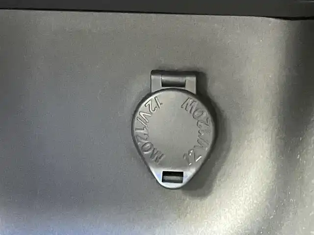 トヨタ ヤリスクロス ハイブリッド Z 千葉県 2020(令2)年 0.7万km センシュアルレッドマイカ 禁煙車/トヨタセーフティセンス/・レーントレーシングアシスト/・レーンディパーチャーアラート/・プリクラッシュセーフティ/・プリクラッシュセーフティブレーキ/・クリアランスソナー/・ブラインドスポットモニター/・ヘッドアップディスプレイ/・レーダークルーズコントロール/純正８型ディスプレイオーディオナビ付き/・USB/Bluetooth/・全方位カメラ/・ビルトインETC/皮巻きステアリング/・ステアリングスイッチ/ハーフレザーシート/・D席パワーシート/・DNシートヒーター/電子パーキング/・ブレーキホールド/純正フロアマット/純正18インチAW/オートライト/・オートマチックハイビーム/・LEDヘッドライト