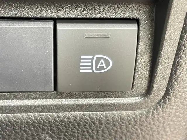 トヨタ ヤリスクロス ハイブリッド Z 千葉県 2020(令2)年 0.7万km センシュアルレッドマイカ 禁煙車/トヨタセーフティセンス/・レーントレーシングアシスト/・レーンディパーチャーアラート/・プリクラッシュセーフティ/・プリクラッシュセーフティブレーキ/・クリアランスソナー/・ブラインドスポットモニター/・ヘッドアップディスプレイ/・レーダークルーズコントロール/純正８型ディスプレイオーディオナビ付き/・USB/Bluetooth/・全方位カメラ/・ビルトインETC/皮巻きステアリング/・ステアリングスイッチ/ハーフレザーシート/・D席パワーシート/・DNシートヒーター/電子パーキング/・ブレーキホールド/純正フロアマット/純正18インチAW/オートライト/・オートマチックハイビーム/・LEDヘッドライト