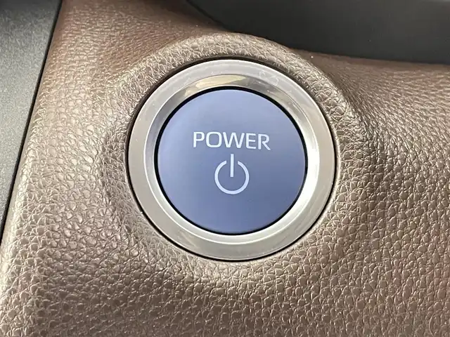 トヨタ ヤリスクロス ハイブリッド Z 千葉県 2020(令2)年 0.7万km センシュアルレッドマイカ 禁煙車/トヨタセーフティセンス/・レーントレーシングアシスト/・レーンディパーチャーアラート/・プリクラッシュセーフティ/・プリクラッシュセーフティブレーキ/・クリアランスソナー/・ブラインドスポットモニター/・ヘッドアップディスプレイ/・レーダークルーズコントロール/純正８型ディスプレイオーディオナビ付き/・USB/Bluetooth/・全方位カメラ/・ビルトインETC/皮巻きステアリング/・ステアリングスイッチ/ハーフレザーシート/・D席パワーシート/・DNシートヒーター/電子パーキング/・ブレーキホールド/純正フロアマット/純正18インチAW/オートライト/・オートマチックハイビーム/・LEDヘッドライト