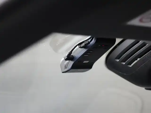 ボルボ ＸＣ６０ B6 AWD Rデザイン 静岡県 2021(令3)年 4.1万km 黒 インテリセーフティ/衝突軽減ブレーキACC/レーンキープ　BLIS/パノラマサンルーフ/ハーフレザーシートシートヒーター/パワーシート　運転席メモリー機能/HDDナビフルセグTVBluetoothCarplay対応/全方位カメラ/ヘッドアップディスプレイ/harman/kardonサラウンド/パワーバックオア/ワイヤレス充電/DSRCETC