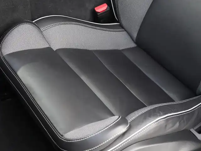 ボルボ ＸＣ６０ B6 AWD Rデザイン 静岡県 2021(令3)年 4.1万km 黒 インテリセーフティ/衝突軽減ブレーキACC/レーンキープ　BLIS/パノラマサンルーフ/ハーフレザーシートシートヒーター/パワーシート　運転席メモリー機能/HDDナビフルセグTVBluetoothCarplay対応/全方位カメラ/ヘッドアップディスプレイ/harman/kardonサラウンド/パワーバックオア/ワイヤレス充電/DSRCETC