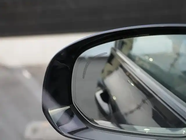 ボルボ ＸＣ６０ B6 AWD Rデザイン 静岡県 2021(令3)年 4.1万km 黒 インテリセーフティ/衝突軽減ブレーキACC/レーンキープ　BLIS/パノラマサンルーフ/ハーフレザーシートシートヒーター/パワーシート　運転席メモリー機能/HDDナビフルセグTVBluetoothCarplay対応/全方位カメラ/ヘッドアップディスプレイ/harman/kardonサラウンド/パワーバックオア/ワイヤレス充電/DSRCETC