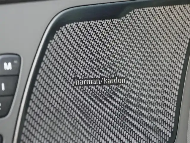 ボルボ ＸＣ６０ B6 AWD Rデザイン 静岡県 2021(令3)年 4.1万km 黒 インテリセーフティ/衝突軽減ブレーキACC/レーンキープ　BLIS/パノラマサンルーフ/ハーフレザーシートシートヒーター/パワーシート　運転席メモリー機能/HDDナビフルセグTVBluetoothCarplay対応/全方位カメラ/ヘッドアップディスプレイ/harman/kardonサラウンド/パワーバックオア/ワイヤレス充電/DSRCETC