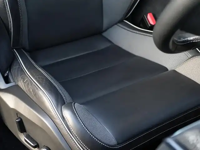 ボルボ ＸＣ６０ B6 AWD Rデザイン 静岡県 2021(令3)年 4.1万km 黒 インテリセーフティ/衝突軽減ブレーキACC/レーンキープ　BLIS/パノラマサンルーフ/ハーフレザーシートシートヒーター/パワーシート　運転席メモリー機能/HDDナビフルセグTVBluetoothCarplay対応/全方位カメラ/ヘッドアップディスプレイ/harman/kardonサラウンド/パワーバックオア/ワイヤレス充電/DSRCETC