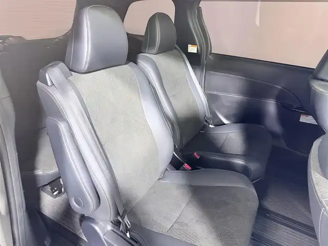 トヨタ エスティマ アエラス プレミアム 大阪府 2016(平28)年 3万km ホワイトパールクリスタルシャイン サンルーフ 社外エアロ フリップダウンモニター 純正ナビTV バックカメラ ハーフレザー パワーシート クルーズコントロール 衝突軽減ブレーキ レーンアシスト オートハイビーム 両側パワースライドドア ETC