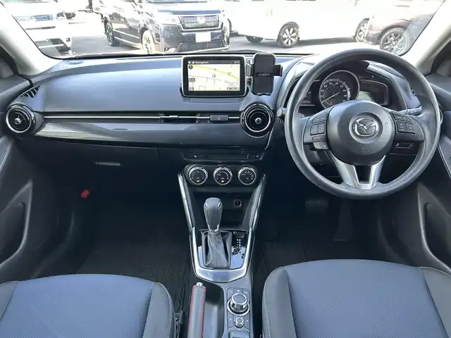 マツダ デミオ XD 群馬県 2016(平28)年 4.3万km ディープクリスタルブルーマイカ 純正SDナビ/（Bluetooth/SD/USB/AM/FM）/バックカメラ/クルーズコントロール/前進時スマートシティブレーキサポート/前進時AT誤発進抑制制御/プッシュスタート/シートヒーター/ステアリングリモコン/アイドリングストップ/ETC/社外サスペンション/社外16インチアルミホイール/保証書/取扱説明書