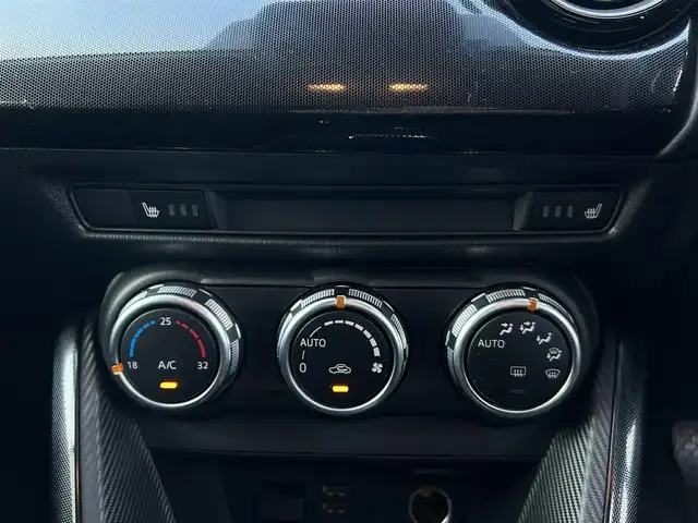 マツダ デミオ XD 群馬県 2016(平28)年 4.3万km ディープクリスタルブルーマイカ 純正SDナビ/（Bluetooth/SD/USB/AM/FM）/バックカメラ/クルーズコントロール/前進時スマートシティブレーキサポート/前進時AT誤発進抑制制御/プッシュスタート/シートヒーター/ステアリングリモコン/アイドリングストップ/ETC/社外サスペンション/社外16インチアルミホイール/保証書/取扱説明書