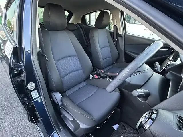 マツダ デミオ XD 群馬県 2016(平28)年 4.3万km ディープクリスタルブルーマイカ 純正SDナビ/（Bluetooth/SD/USB/AM/FM）/バックカメラ/クルーズコントロール/前進時スマートシティブレーキサポート/前進時AT誤発進抑制制御/プッシュスタート/シートヒーター/ステアリングリモコン/アイドリングストップ/ETC/社外サスペンション/社外16インチアルミホイール/保証書/取扱説明書