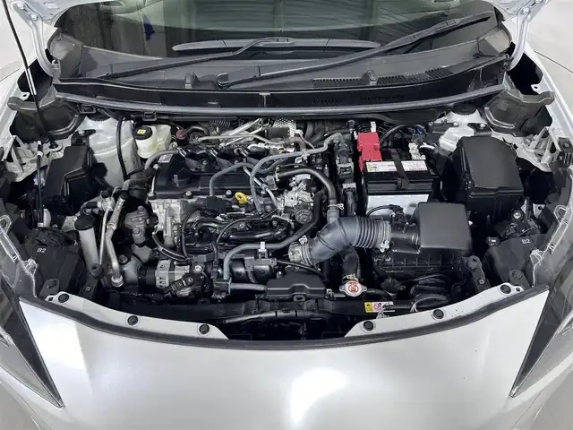 トヨタ ヤリスクロス Z 佐賀県 2023(令5)年 1.3万km プラチナホワイトパールマイカ 純正ディスプレイオーディオ/Bluetooth/MiraCast/バックカメラ/ビルトインETC/トヨタセーフティセンス/レーンキープアシスト/クルーズコントロール/ブラインドスポットモニター/運転席パワーシート/運転席・助手席シートヒーター/ハンドルヒーター/電子パーキングブレーキ/オートブレーキホールド/オートハイビーム/純正18インチAW