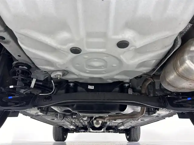 トヨタ ヤリスクロス Z 佐賀県 2023(令5)年 1.3万km プラチナホワイトパールマイカ 純正ディスプレイオーディオ/Bluetooth/MiraCast/バックカメラ/ビルトインETC/トヨタセーフティセンス/レーンキープアシスト/クルーズコントロール/ブラインドスポットモニター/運転席パワーシート/運転席・助手席シートヒーター/ハンドルヒーター/電子パーキングブレーキ/オートブレーキホールド/オートハイビーム/純正18インチAW