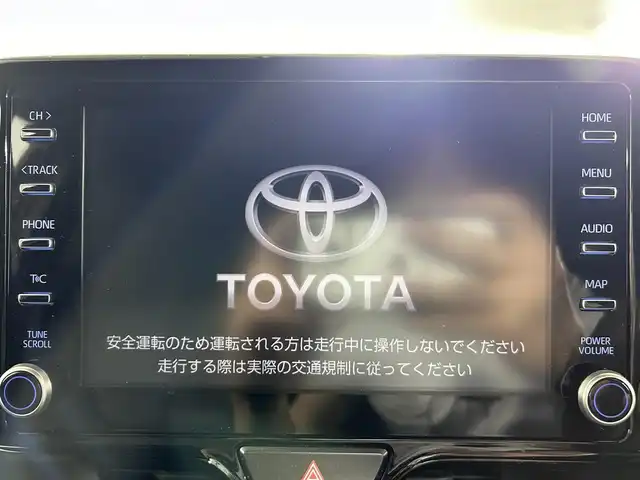 トヨタ ヤリスクロス Z 佐賀県 2023(令5)年 1.3万km プラチナホワイトパールマイカ 純正ディスプレイオーディオ/Bluetooth/MiraCast/バックカメラ/ビルトインETC/トヨタセーフティセンス/レーンキープアシスト/クルーズコントロール/ブラインドスポットモニター/運転席パワーシート/運転席・助手席シートヒーター/ハンドルヒーター/電子パーキングブレーキ/オートブレーキホールド/オートハイビーム/純正18インチAW