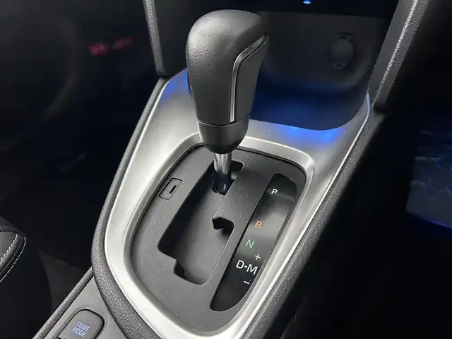 トヨタ ヤリスクロス Z 佐賀県 2023(令5)年 1.3万km プラチナホワイトパールマイカ 純正ディスプレイオーディオ/Bluetooth/MiraCast/バックカメラ/ビルトインETC/トヨタセーフティセンス/レーンキープアシスト/クルーズコントロール/ブラインドスポットモニター/運転席パワーシート/運転席・助手席シートヒーター/ハンドルヒーター/電子パーキングブレーキ/オートブレーキホールド/オートハイビーム/純正18インチAW