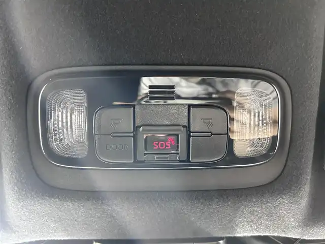 トヨタ ヤリスクロス Z 佐賀県 2023(令5)年 1.3万km プラチナホワイトパールマイカ 純正ディスプレイオーディオ/Bluetooth/MiraCast/バックカメラ/ビルトインETC/トヨタセーフティセンス/レーンキープアシスト/クルーズコントロール/ブラインドスポットモニター/運転席パワーシート/運転席・助手席シートヒーター/ハンドルヒーター/電子パーキングブレーキ/オートブレーキホールド/オートハイビーム/純正18インチAW
