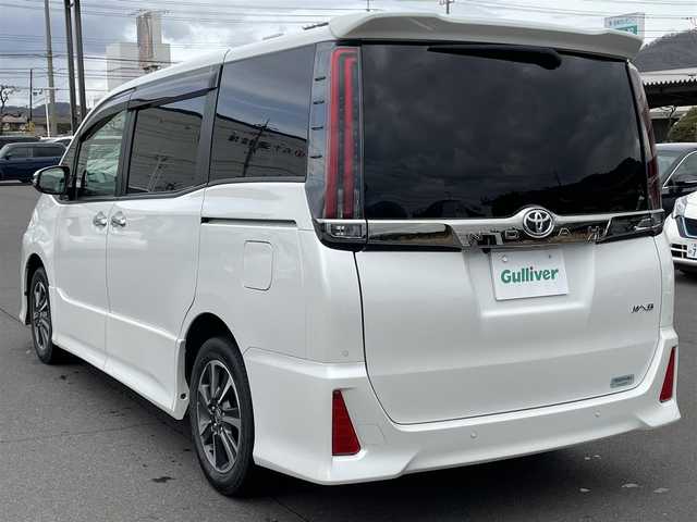 トヨタ ノア Si ダブルバイビーⅢ 岡山県 2021(令3)年 2.8万km ホワイトパールクリスタルシャイン 純正ナビ/（FM/AM/BT/TV)/安全装備/・レーンキープアシスト/・衝突被害軽減システム/・横滑り防止装置/アイドリングストップ/バックカメラ/ETC/フルセグテレビ/三列シート/純正フロアマット/両側パワースライド/ハーフレザー/オートマチックハイビーム/LEDヘッドライト/プッシュスタート/ドアバイザー