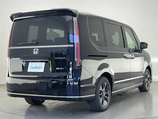 ホンダ ステップワゴン スパーダ eHEV 愛知県 2025(令7)年 0.1万km未満 クリスタルブラックパール スパーダ　e:HEV　3CJ4AZ　11.4インチナビHonda CONNECTナビ LXM-247VFLi(317900円)/登録済未使用車　純正１１.4型ナビ　フルセグＴＶ　バックカメラ　両側パワスラ　黒ハーフレザー　前列シートヒーター　パワーバックドア　追従クルコン　ＢＳＭ　ＬＥＤオートライト　衝突軽減　フォグランプ　禁煙車