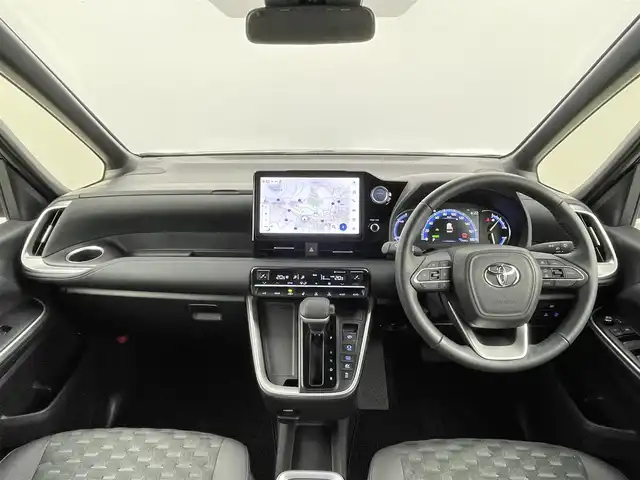 トヨタ ヴォクシー ハイブリッド S－Z 千葉県 2022(令4)年 1.4万km 黒 出品票は店舗メールまたは店長メールにて/車台番号検索し用意してください。/下記の内容は必ず現車確認し/現車に合わせて内容を変更して下さい。/ドア枚数外装色ミッション/ハンドル位置走行距離/排出ガス規制区分/車両総重量最大積載量/タイヤ溝機関故障/オイル漏タイヤ交換/次の内容は車検証の情報を元に入力しています。/型式指定番号類別区分番号/型式規制区分記号/初度登録年月日車検抹消区分/燃料種別乗車定員車両重量/排気量長幅高