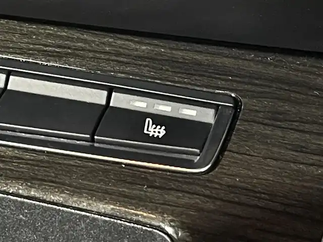 ＢＭＷ Ｚ４ sDrive20i 沖縄県 2013(平25)年 7.3万km ディープシーブルー ２ドアクーペ　/純正ナビ　/（Ｂｌｕｅｔｏｏｔｈ接続　ＣＤ　ＤＶＤ再生　ＡＵＸ接続）/バックカメラ　/ＥＴＣ　/レザーシート　/パワーシート　/純正アルミホイール　/パドルシフト　/ステアリングスイッチ　/リアフォグランプ