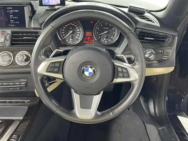 ＢＭＷ Ｚ４ sDrive20i 沖縄県 2013(平25)年 7.3万km ディープシーブルー ２ドアクーペ　/純正ナビ　/（Ｂｌｕｅｔｏｏｔｈ接続　ＣＤ　ＤＶＤ再生　ＡＵＸ接続）/バックカメラ　/ＥＴＣ　/レザーシート　/パワーシート　/純正アルミホイール　/パドルシフト　/ステアリングスイッチ　/リアフォグランプ