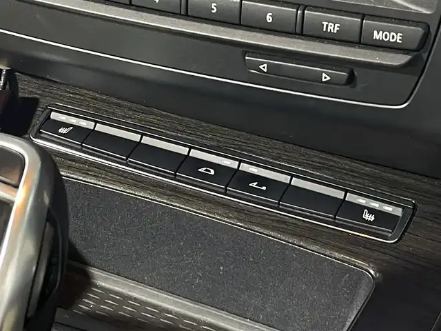ＢＭＷ Ｚ４ sDrive20i 沖縄県 2013(平25)年 7.3万km ディープシーブルー ２ドアクーペ　/純正ナビ　/（Ｂｌｕｅｔｏｏｔｈ接続　ＣＤ　ＤＶＤ再生　ＡＵＸ接続）/バックカメラ　/ＥＴＣ　/レザーシート　/パワーシート　/純正アルミホイール　/パドルシフト　/ステアリングスイッチ　/リアフォグランプ
