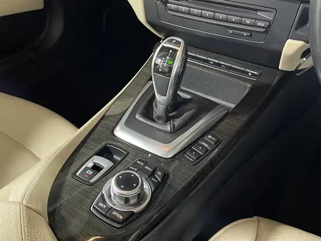 ＢＭＷ Ｚ４ sDrive20i 沖縄県 2013(平25)年 7.3万km ディープシーブルー ２ドアクーペ　/純正ナビ　/（Ｂｌｕｅｔｏｏｔｈ接続　ＣＤ　ＤＶＤ再生　ＡＵＸ接続）/バックカメラ　/ＥＴＣ　/レザーシート　/パワーシート　/純正アルミホイール　/パドルシフト　/ステアリングスイッチ　/リアフォグランプ
