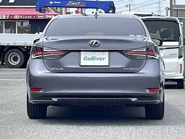レクサス ＧＳ 300h バージョンL 愛知県 2015(平27)年 7.2万km マーキュリーグレーマイカ /ナビ/フルセグTV/BT/CD/DVD//マークレビンソン(プレミアムサウンドシステム)//ビルトインETC2.0//三眼フルLEDライト/オートライト/オートハイビーム//LEDフォグランプ/ヘッドライトウォッシャー//ヘッドアップディスプレイ//ムーンルーフ(チルド＆スライド式)//ベージュ本革シート/シートヒーター/シートベンチレーター//クリアランスソナー//パワーシート/メモリーシート//PCS/ACC/LKA/BSM//コンビステア/ステアスイッチ/パドルS/ステアヒーター//AC100V電源//純正18インチAW//純正フロアマット//純正ドアバイザー//スペアキー(カード＋スマートキー)//取扱説明書