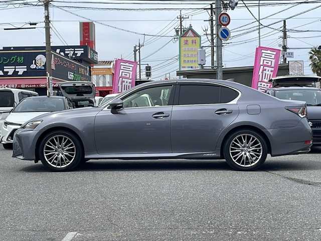 レクサス ＧＳ 300h バージョンL 愛知県 2015(平27)年 7.2万km マーキュリーグレーマイカ /ナビ/フルセグTV/BT/CD/DVD//マークレビンソン(プレミアムサウンドシステム)//ビルトインETC2.0//三眼フルLEDライト/オートライト/オートハイビーム//LEDフォグランプ/ヘッドライトウォッシャー//ヘッドアップディスプレイ//ムーンルーフ(チルド＆スライド式)//ベージュ本革シート/シートヒーター/シートベンチレーター//クリアランスソナー//パワーシート/メモリーシート//PCS/ACC/LKA/BSM//コンビステア/ステアスイッチ/パドルS/ステアヒーター//AC100V電源//純正18インチAW//純正フロアマット//純正ドアバイザー//スペアキー(カード＋スマートキー)//取扱説明書