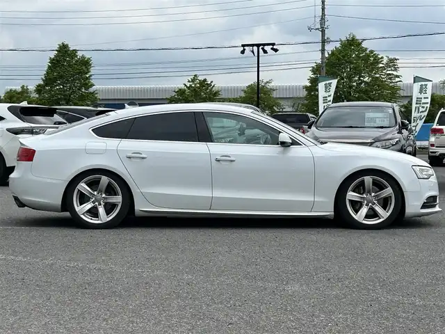 アウディ Ａ５ SB 2．0 TFSI クワトロ 道央・札幌 2013(平25)年 14.5万km グレイシアホワイトメタリック ４WD/純正HDDナビ/AM/FM/CD/DVD/BT/フルセグ/バックカメラ/ETC/プッシュスタート/スマートキー/スペアキー/ステアリングスイッチ/社外レーダー/電格ミラー/ウィンカーミラー/HIDヘッドライト/コーナーセンサー/オートライト/パワーシート/シートヒーター/純正フロアマット