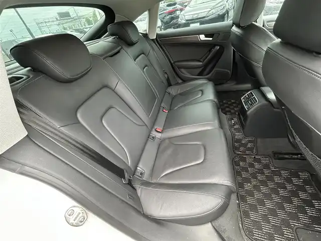 アウディ Ａ５ SB 2．0 TFSI クワトロ 道央・札幌 2013(平25)年 14.5万km グレイシアホワイトメタリック ４WD/純正HDDナビ/AM/FM/CD/DVD/BT/フルセグ/バックカメラ/ETC/プッシュスタート/スマートキー/スペアキー/ステアリングスイッチ/社外レーダー/電格ミラー/ウィンカーミラー/HIDヘッドライト/コーナーセンサー/オートライト/パワーシート/シートヒーター/純正フロアマット