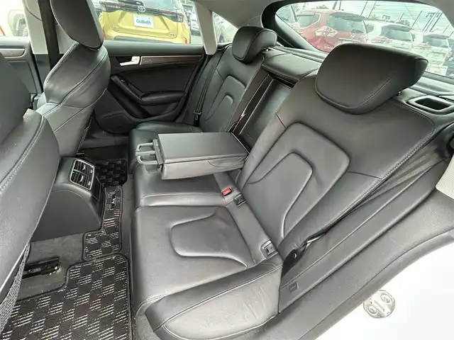 アウディ Ａ５ SB 2．0 TFSI クワトロ 道央・札幌 2013(平25)年 14.5万km グレイシアホワイトメタリック ４WD/純正HDDナビ/AM/FM/CD/DVD/BT/フルセグ/バックカメラ/ETC/プッシュスタート/スマートキー/スペアキー/ステアリングスイッチ/社外レーダー/電格ミラー/ウィンカーミラー/HIDヘッドライト/コーナーセンサー/オートライト/パワーシート/シートヒーター/純正フロアマット