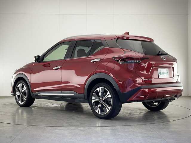 日産 キックス X 宮崎県 2020(令2)年 3.7万km ラディアントレッド 禁煙車/エマージェンシーブレーキ/純正9型ナビTV/（CD/DVD/Bluetooth/フルセグTV)/純正ドライブレコーダー/純正LEDオートライト/純正LEDフォグ/純正17インチアルミ/純正フロアマット/プロパイロット/アラウンドビューモニター/オートマチックハイビーム/クリアランスソナー/電子パーキング/オートホールド/ウインカードアミラー/インテリジェントルームミラー/オートエアコン/ハーフレザーシート/本革巻ハンドル/インテリジェントキー/プッシュエンジンスタート/新車時保証書/取扱い説明書