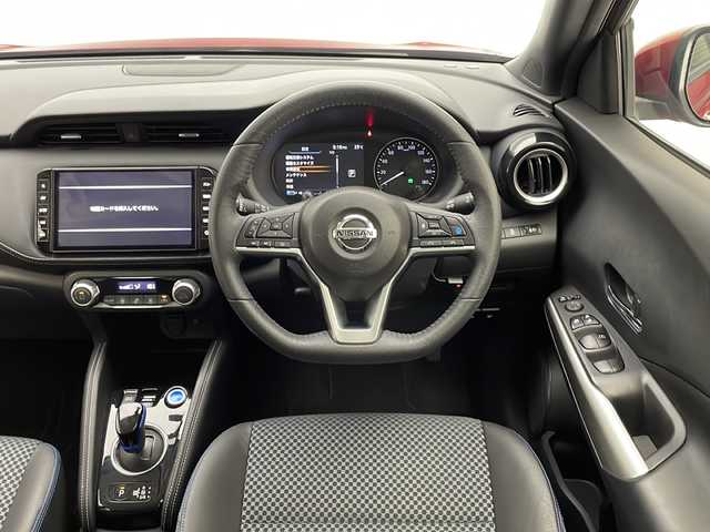 日産 キックス X 宮崎県 2020(令2)年 3.7万km ラディアントレッド 禁煙車/エマージェンシーブレーキ/純正9型ナビTV/（CD/DVD/Bluetooth/フルセグTV)/純正ドライブレコーダー/純正LEDオートライト/純正LEDフォグ/純正17インチアルミ/純正フロアマット/プロパイロット/アラウンドビューモニター/オートマチックハイビーム/クリアランスソナー/電子パーキング/オートホールド/ウインカードアミラー/インテリジェントルームミラー/オートエアコン/ハーフレザーシート/本革巻ハンドル/インテリジェントキー/プッシュエンジンスタート/新車時保証書/取扱い説明書