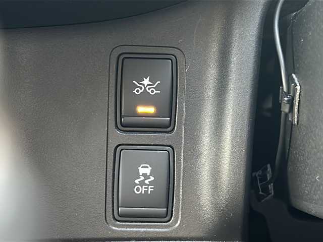 日産 セレナ ハイウェイスター 沖縄県 2017(平29)年 9.8万km ダイヤモンドブラック フリップダウンモニター/ディーラーオプションナビ/フルセグＴＶ/オーディオ（CD、DVD、Bluetooth、SD）/全方位カメラ/両側パワースライドドア/プロパイロット機能/デジタルインナーミラー/ビルトインＥＴＣ/ステアリングスイッチ/リアサンシェード
