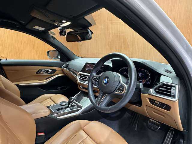ＢＭＷ ３２０ｉ Mスポーツ 千葉県 2020(令2)年 3.6万km 白 ハイラインＰＫＧ　/茶革シート　/ナビ　/Ｂｌｕｅｔｏｏｔｈ接続　/３６０°電動シート　/シートヒーター　/パーキングアシスト/電動トランク　/オートハイビーム　/衝突軽減Ｂ　/ＢＳＭ　/ＬＫＡ　/ＥＴＣ　/ドラレコ